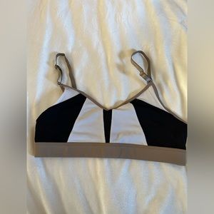 Alo Yoga Strappy Back Sports Bra Size M